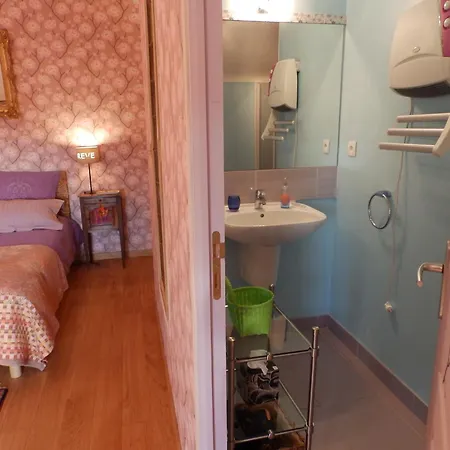 Bed & Breakfast D'hotes Logis De L'etang De L'aune 4*