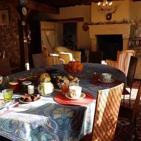 Bed & Breakfast D'hotes Logis De L'etang De L'aune 4*