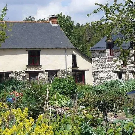 D'hotes Logis De L'etang De L'aune Bed & Breakfast 4*